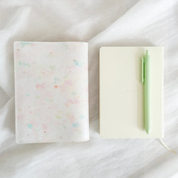 《花卉新聞》彩色書籍封面 | 柔和的春日色彩，平裝本尺寸 第5張的照片