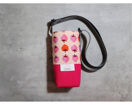 サイズオーダー／水筒カバー Strawberry 水筒ケース・ペットボトル