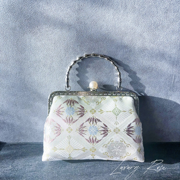 1月の新作　優しい紫ほんのりグラデーション優しく上品な表情♡帯地バッグ　フォーマルバッグ 1枚目の画像