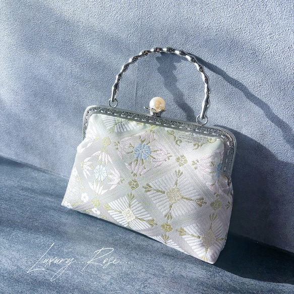 1月の新作　優しい紫ほんのりグラデーション優しく上品な表情♡帯地バッグ　フォーマルバッグ 4枚目の画像