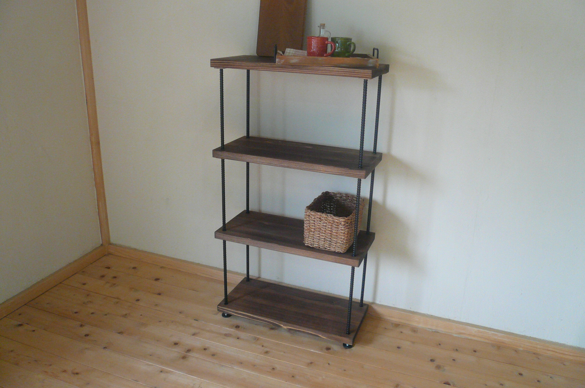 天然木とアイアンのカフェ風4段ラック　奥行30㎝　コンパクト 【アジャスター付き】