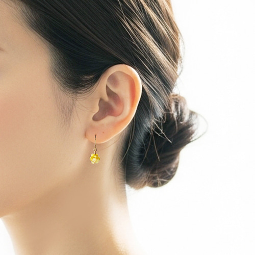 優しいミモザイエロー】イエローオパールベリーピアス 春の誕生花2026