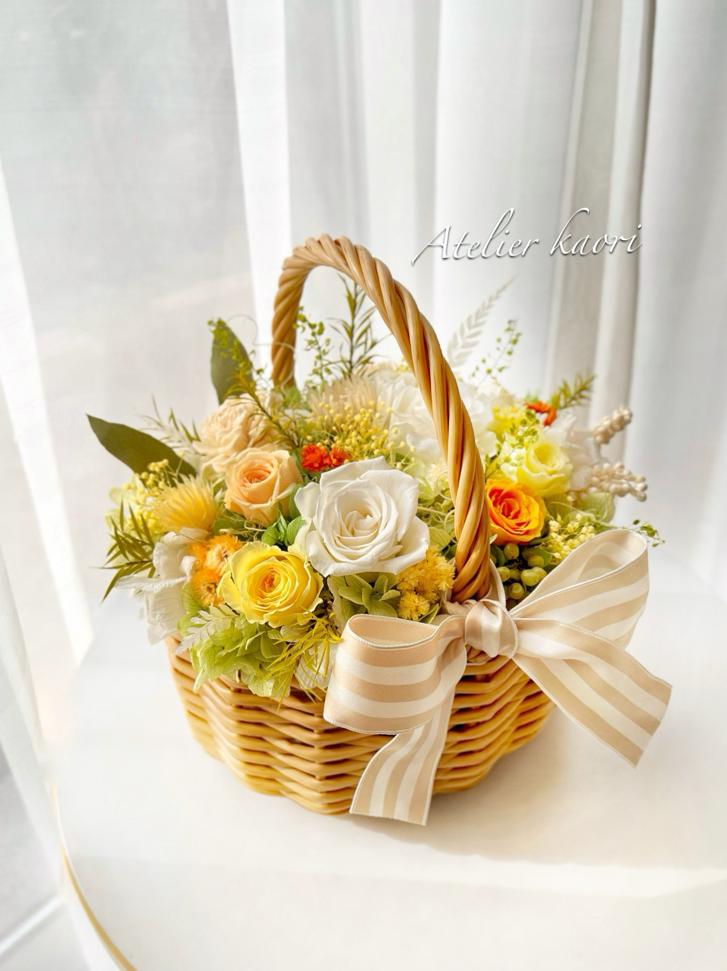 優しいビタミンカラーのバスケットアレンジ   結婚祝い  母の日  フラワーアレンジ  プリザーブドフラワー