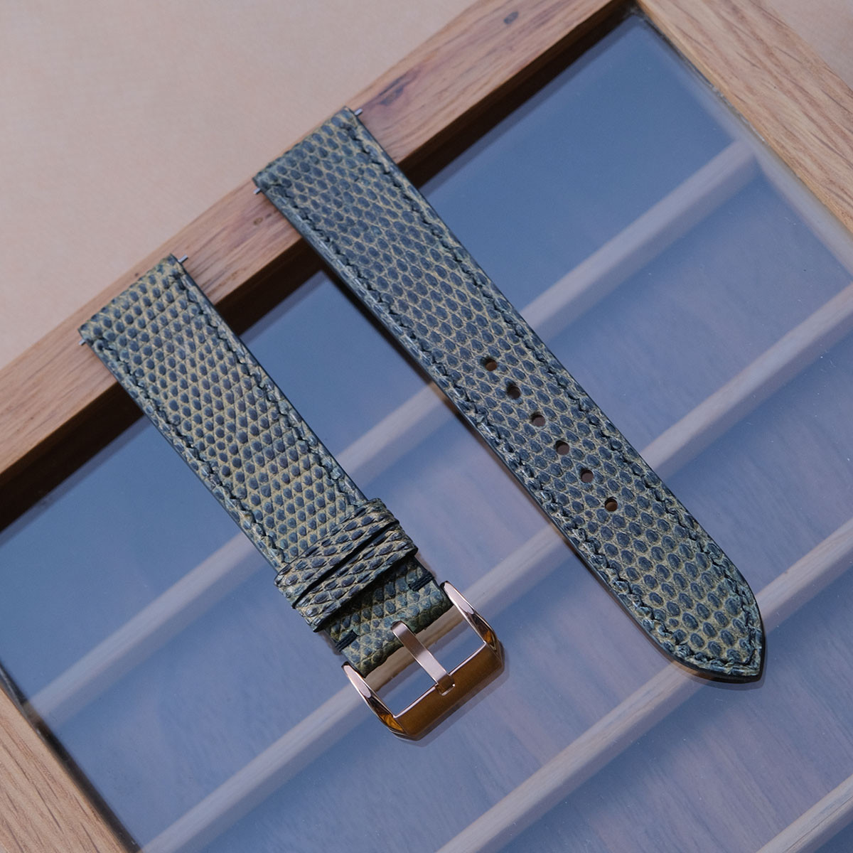 フラットタイプ 金茶✕グリーン　リザード革 時計ベルト  時計バンド 本革 腕時計バンド 凹凸型 弓カン