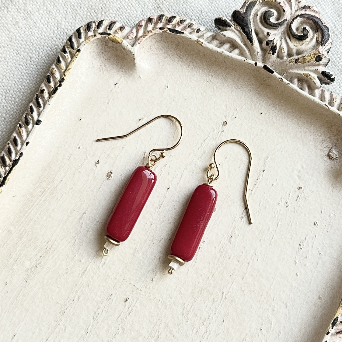 14kgfフランスヴィンテージビーズの一粒ピアス・レッド