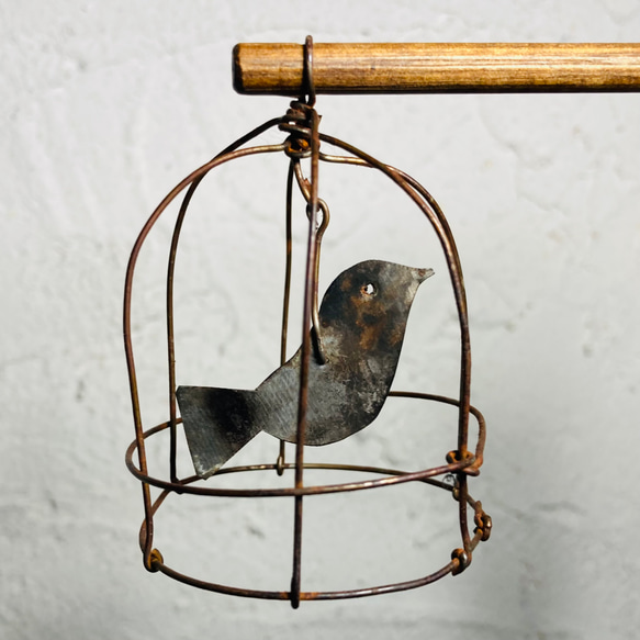 錆びたブリキの小鳥 鳥籠 オブジェ ワイヤークラフト バードケージ