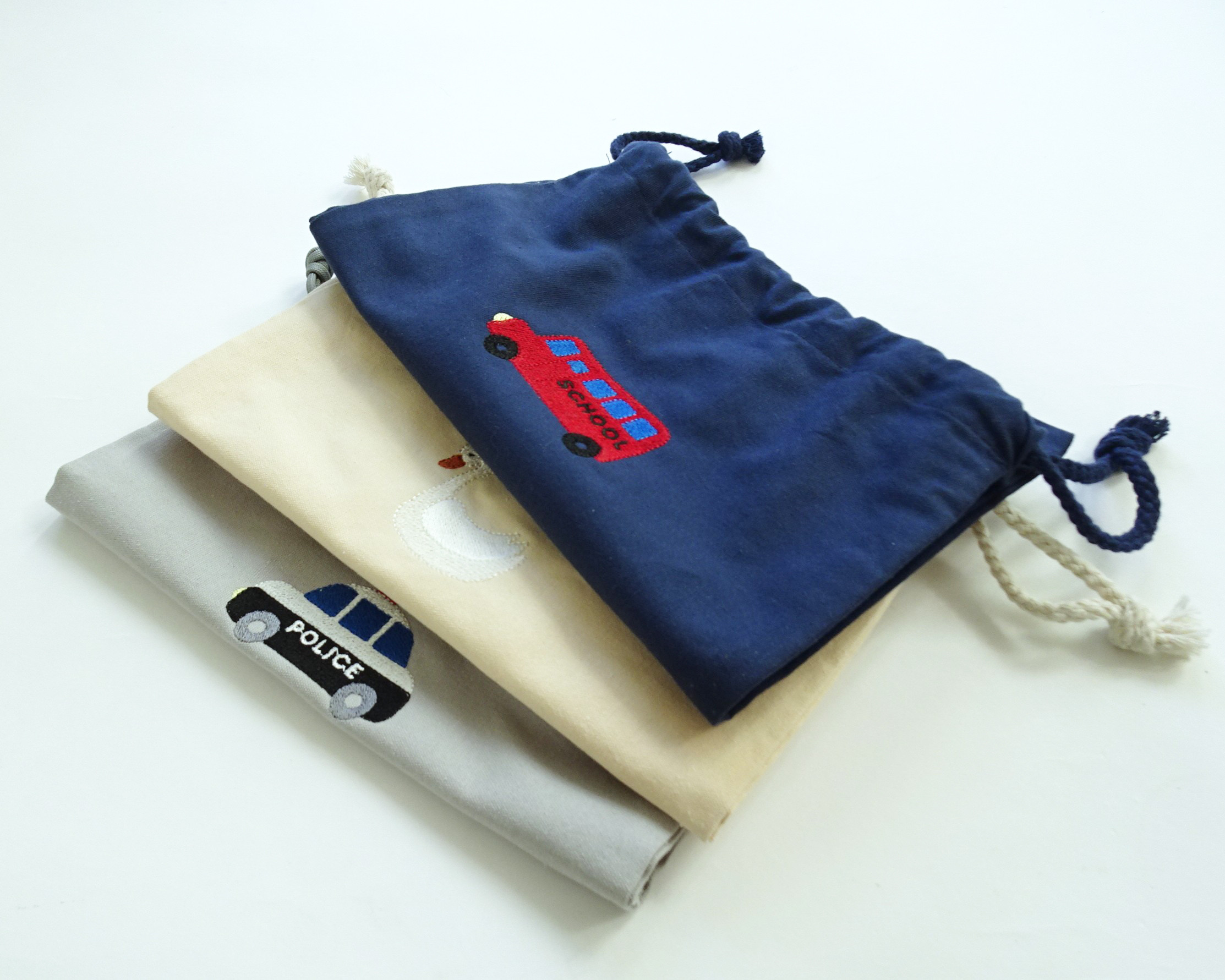 【名入れ可、5日以内発送】刺繍入園、入学3点セット〈パトカー〉