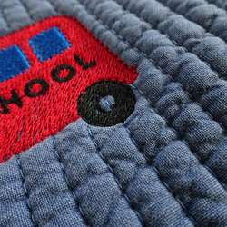 【個人化訂製，5天內出貨】幼兒園和小學入學典禮刺繡三件套（紅色校車） 第4張的照片