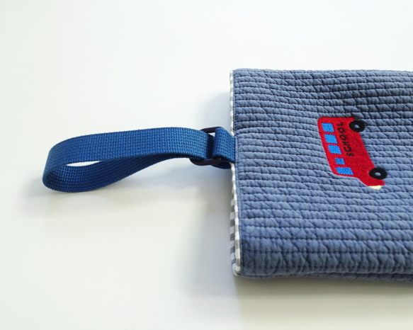 【個人化訂製，5天內出貨】幼兒園和小學入學典禮刺繡三件套（紅色校車） 第3張的照片