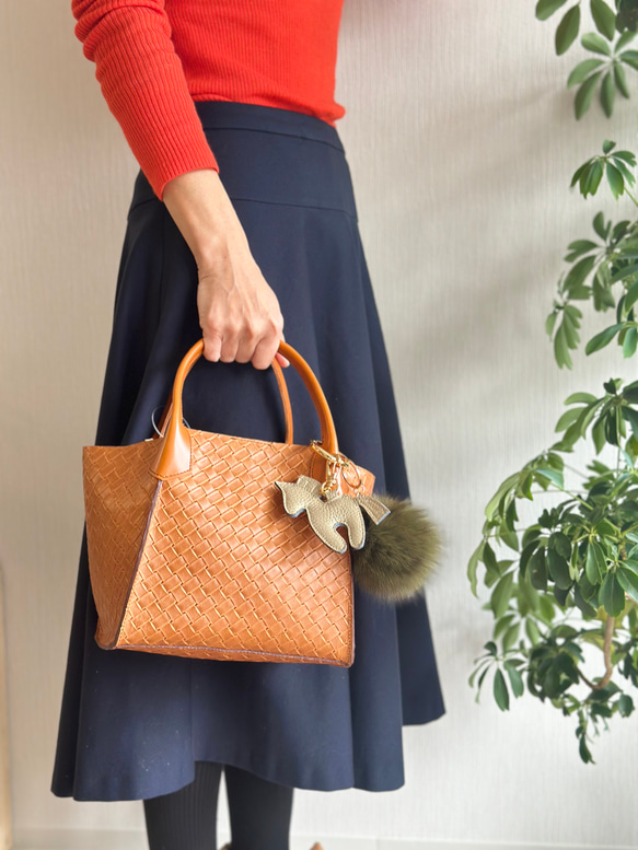 軽くてたくさん入る本革ダブルフェイスの『Cala millor カラミラー』トートバッグ 1枚目の画像