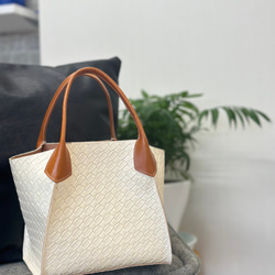 軽くてたくさん入る本革ダブルフェイスの『Cala millor カラミラー』トートバッグ 4枚目の画像