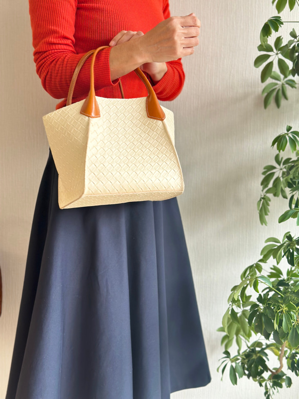 軽くてたくさん入る本革ダブルフェイスの『Cala millor カラミラー』トートバッグ 3枚目の画像