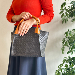 軽くてたくさん入る本革ダブルフェイスの『Cala millor カラミラー』トートバッグ 11枚目の画像