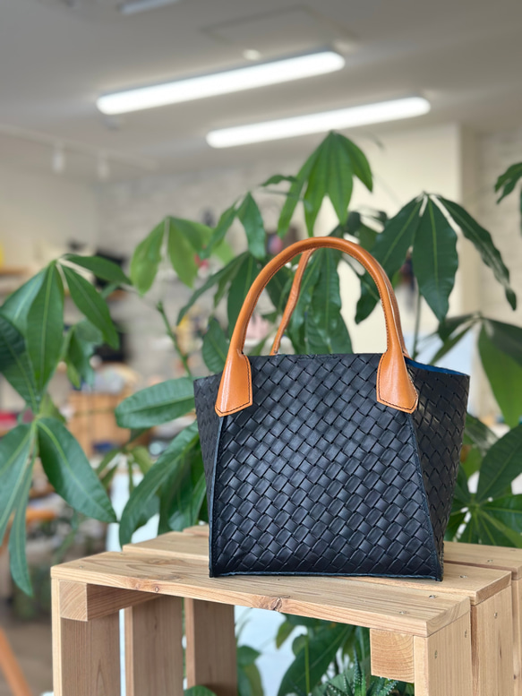 軽くてたくさん入る本革ダブルフェイスの『Cala millor カラミラー』トートバッグ 10枚目の画像