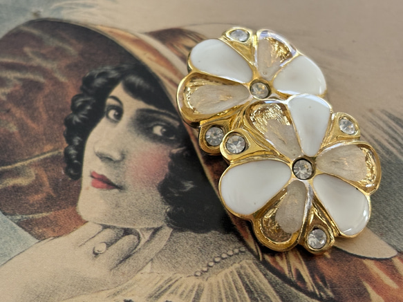 フランスアンティーク　ボタン フランスVintageボタン ヴィンテージボタン 24mm ホワイト×ゴールド