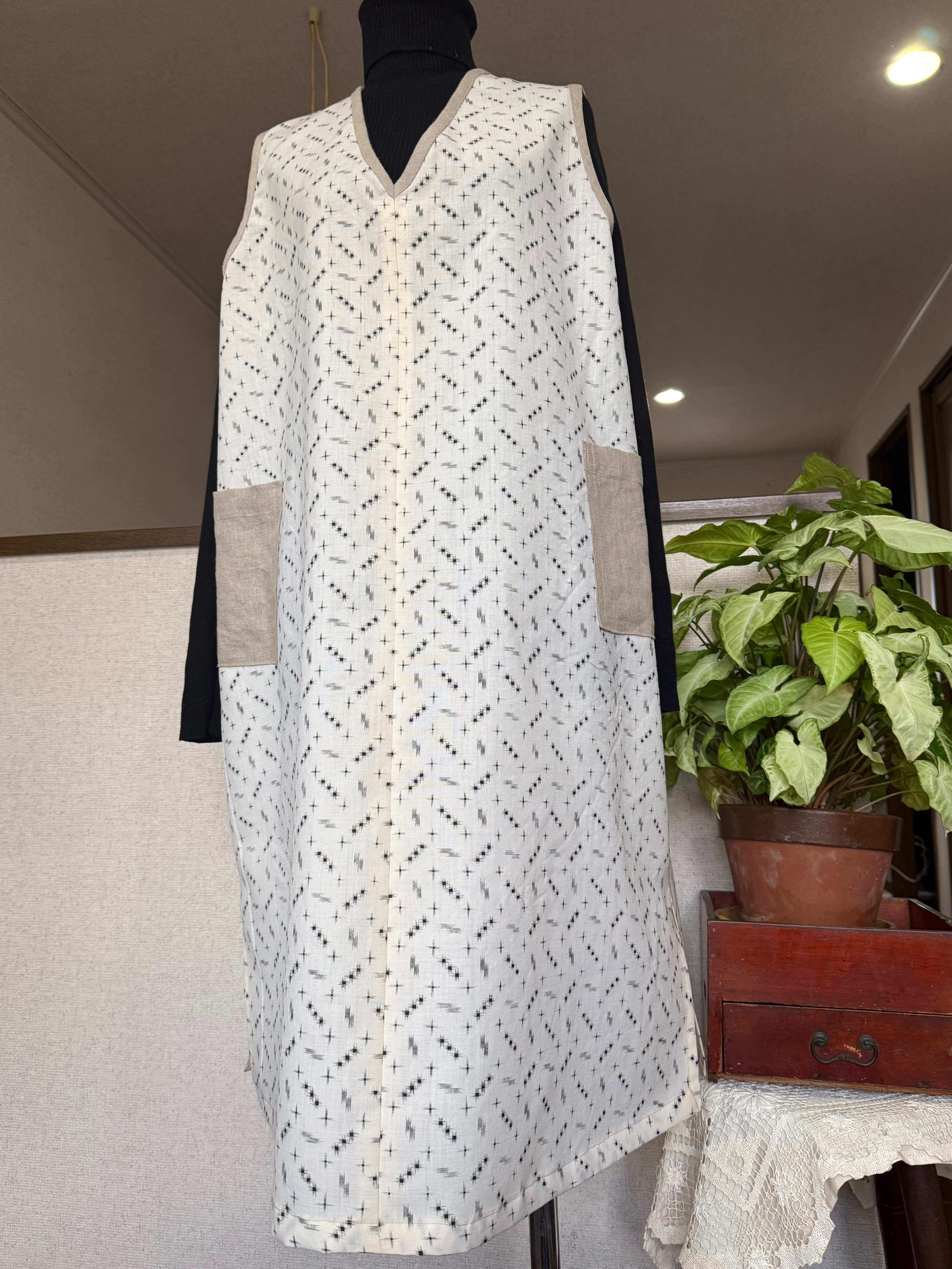 【着物リメイク】軽く　暖かウール　ゆったりワンピ　ジャンスカ　上品な生成り