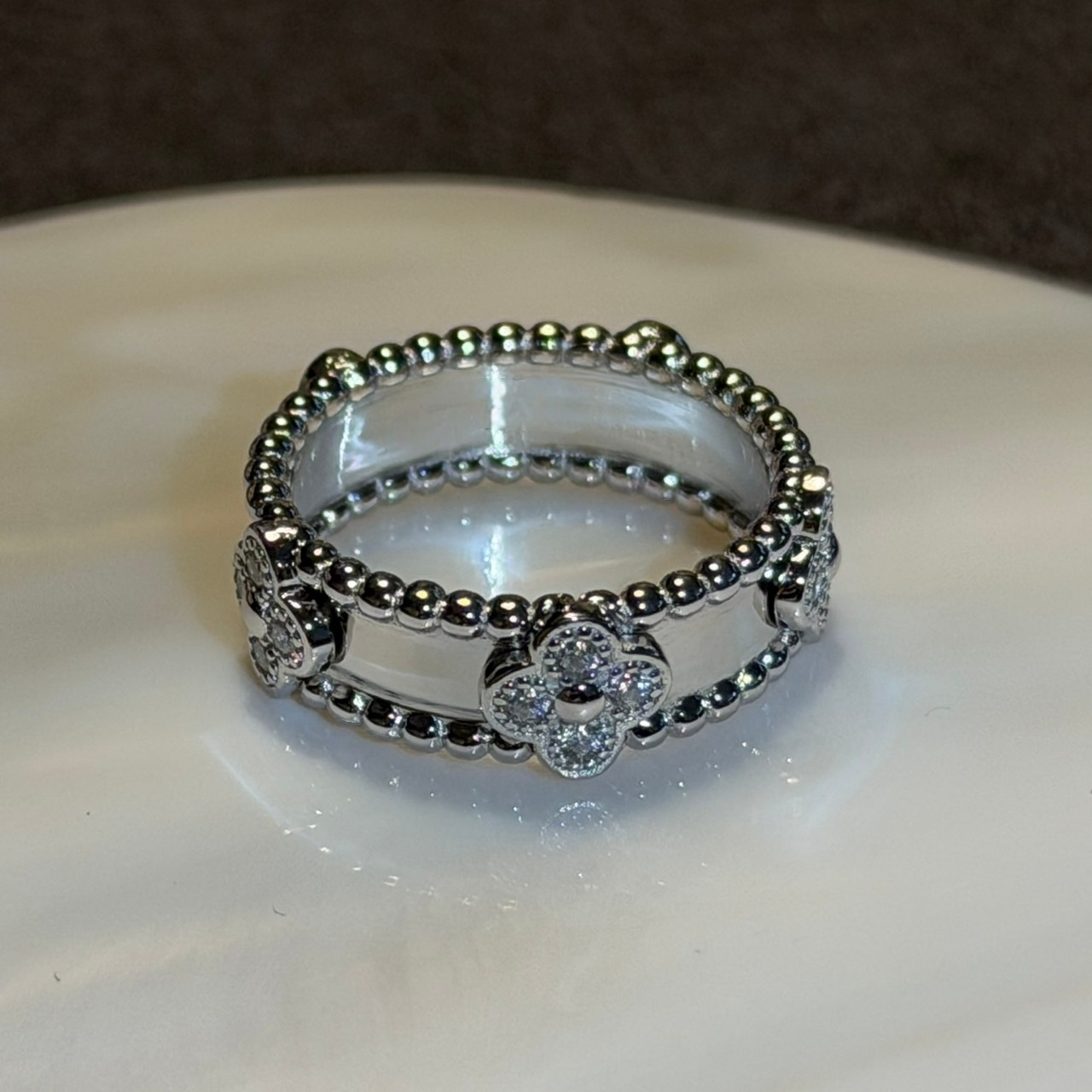 人気 一点限定 11号 WG ホワイトゴールド クローバーリング フラワーデザイン 四葉のクローバー