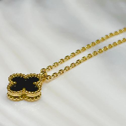 K18イエローゴールド クローバー ブラック オニキスネックレス K18イエローゴールド クローバー ブラック オニキスネックレス 楽天