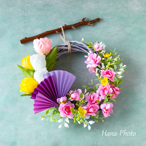 新作＞春風をまとう、桃とチューリップの雛祭りリース グレーリース台