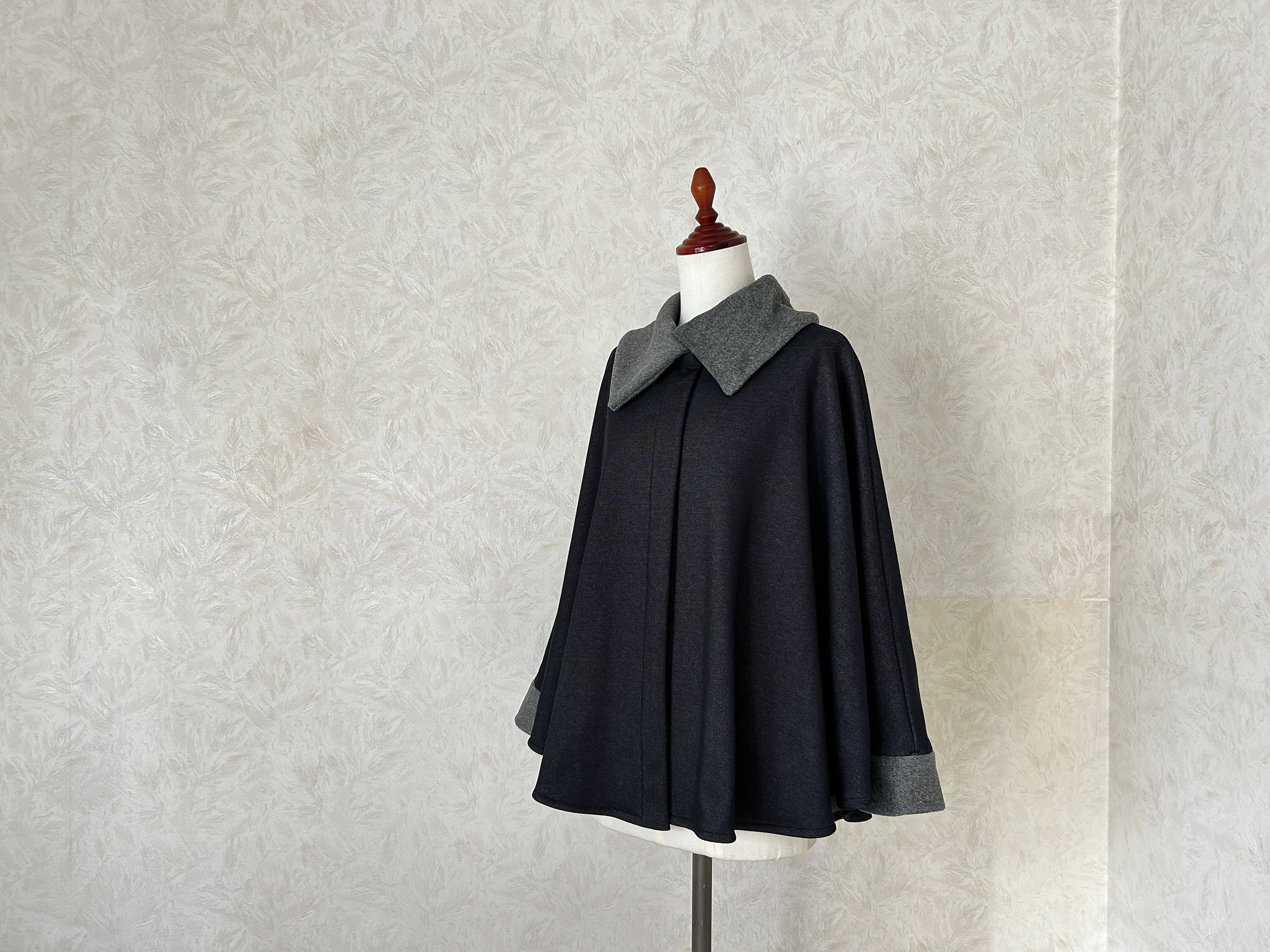 裏起毛・ファー襟のニット ポンチョ✴︎デニム風ブラック