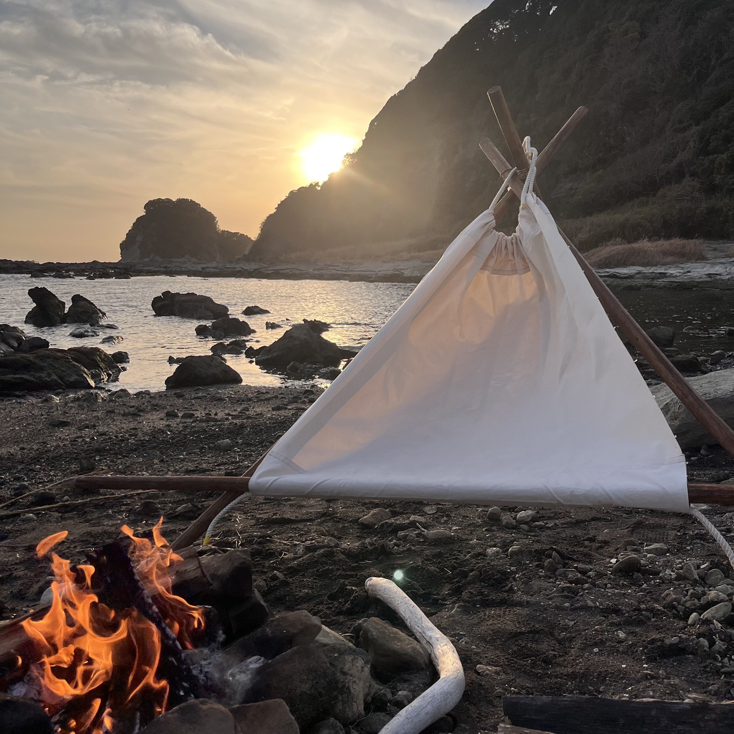 BONFIRE CHAIR 焚き火チェアー　キャンプチェアー　ブッシュクラフトチェアー　A CHAIR