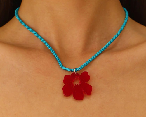 フラワーモチーフ コードネックレス／ミニマルデザイン ネックレス