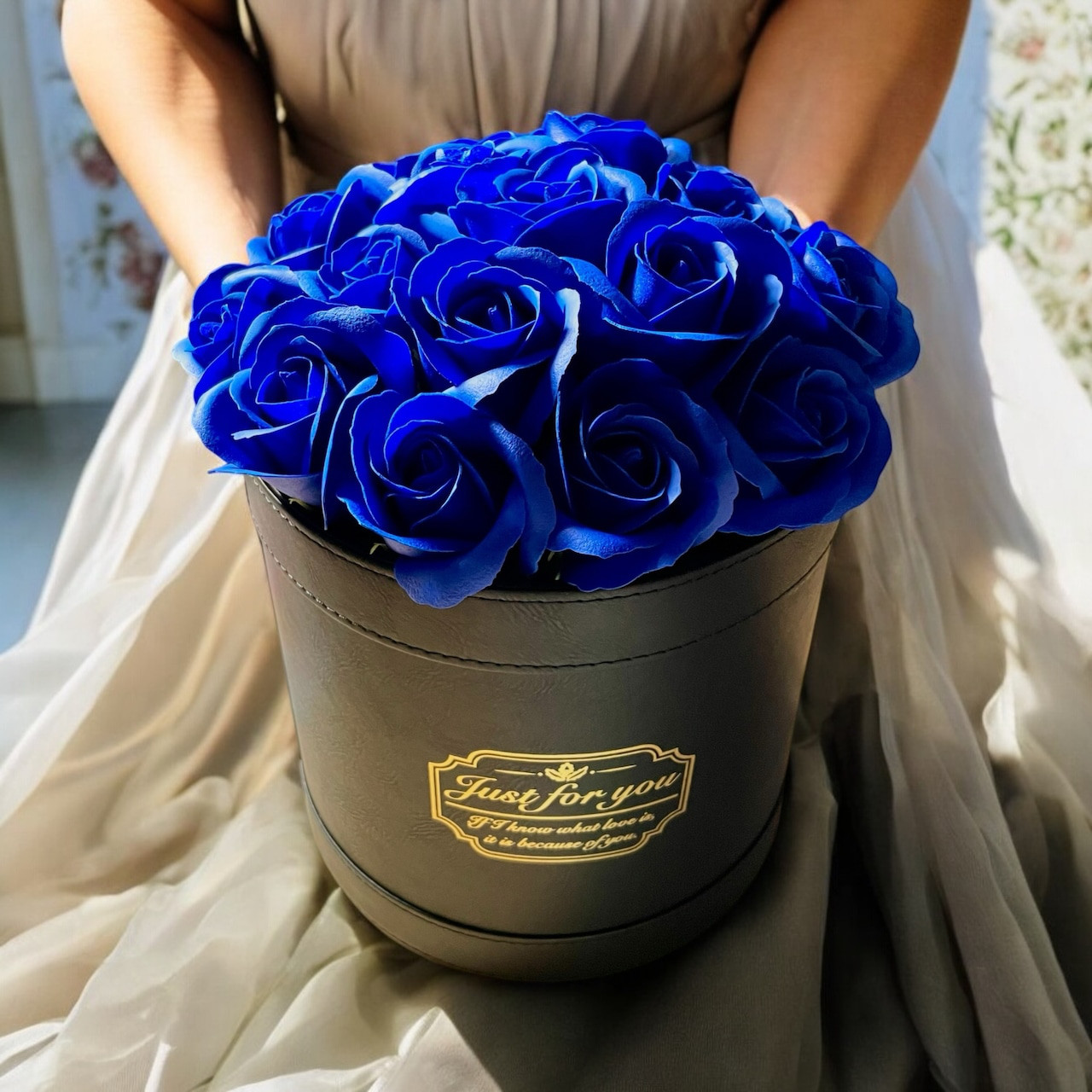 【ロイヤルブルー】【レザー調BOX入り】永遠に咲く薔薇「サヴォンローズ」/ 記念日・誕生日に。そのまま飾れるインテリア