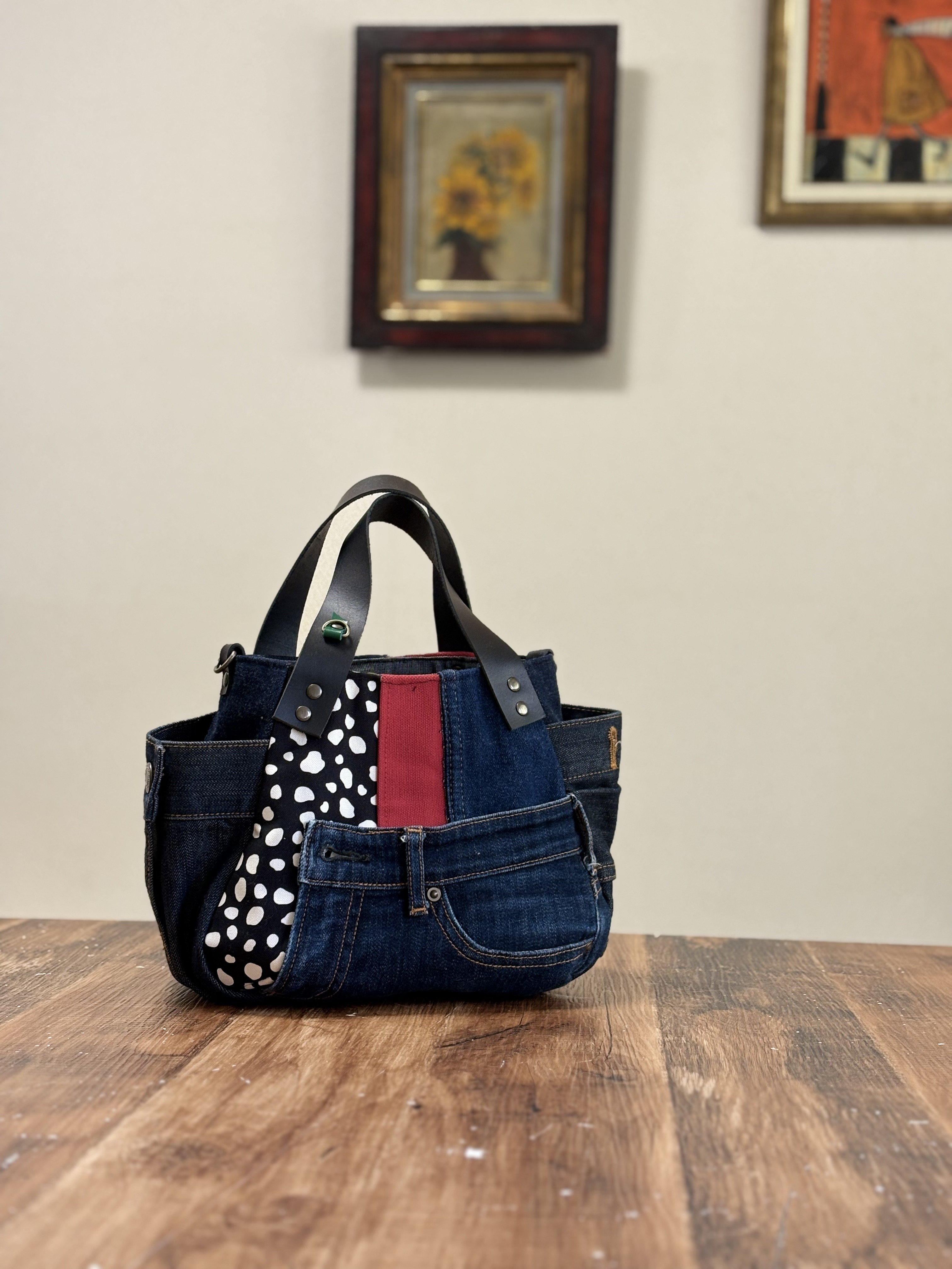 まんまるトートバッグ小サイズ　デニムリメイク×赤✖️ダルメシアン柄