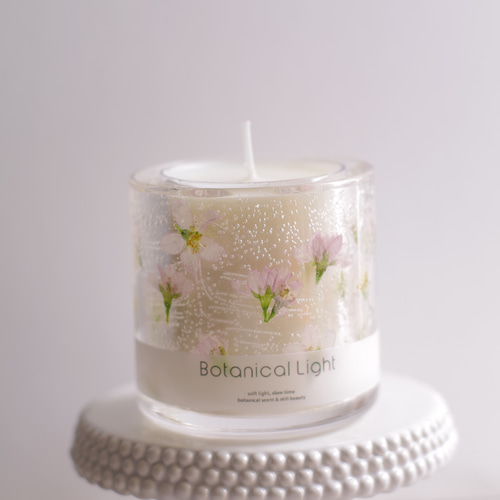 可憐な啓翁桜の押し花キャンドルホルダー & フローラルムスクのアロマ