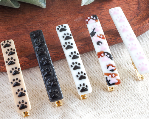 ぷっくり肉球のうる艶ヘアクリップ ヘアクリップ・バナナクリップ