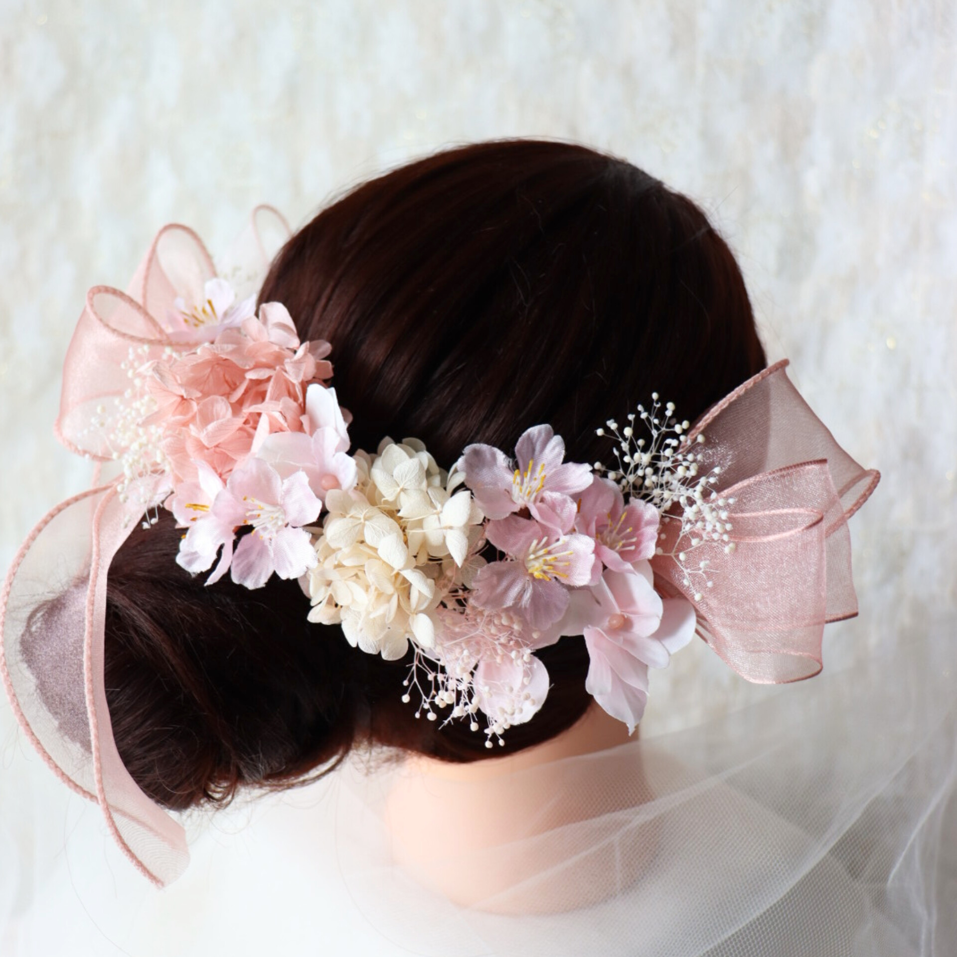 春色　桜とオーガンジーリボンの髪飾り　卒業式や結婚式に　     編みおろし　シニヨン　白無垢
