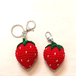 ころんと可愛い いちごの編みぐるみキーホルダー｜赤・ピンク その他