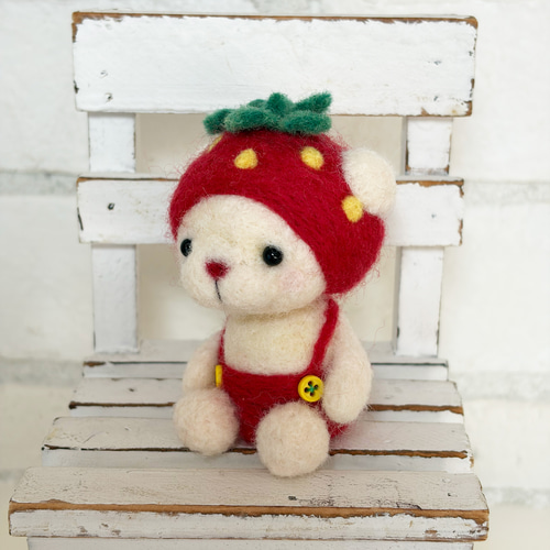 羊毛フエルトいちごになりたかったくま（限定品） 羊毛フェルト mofu