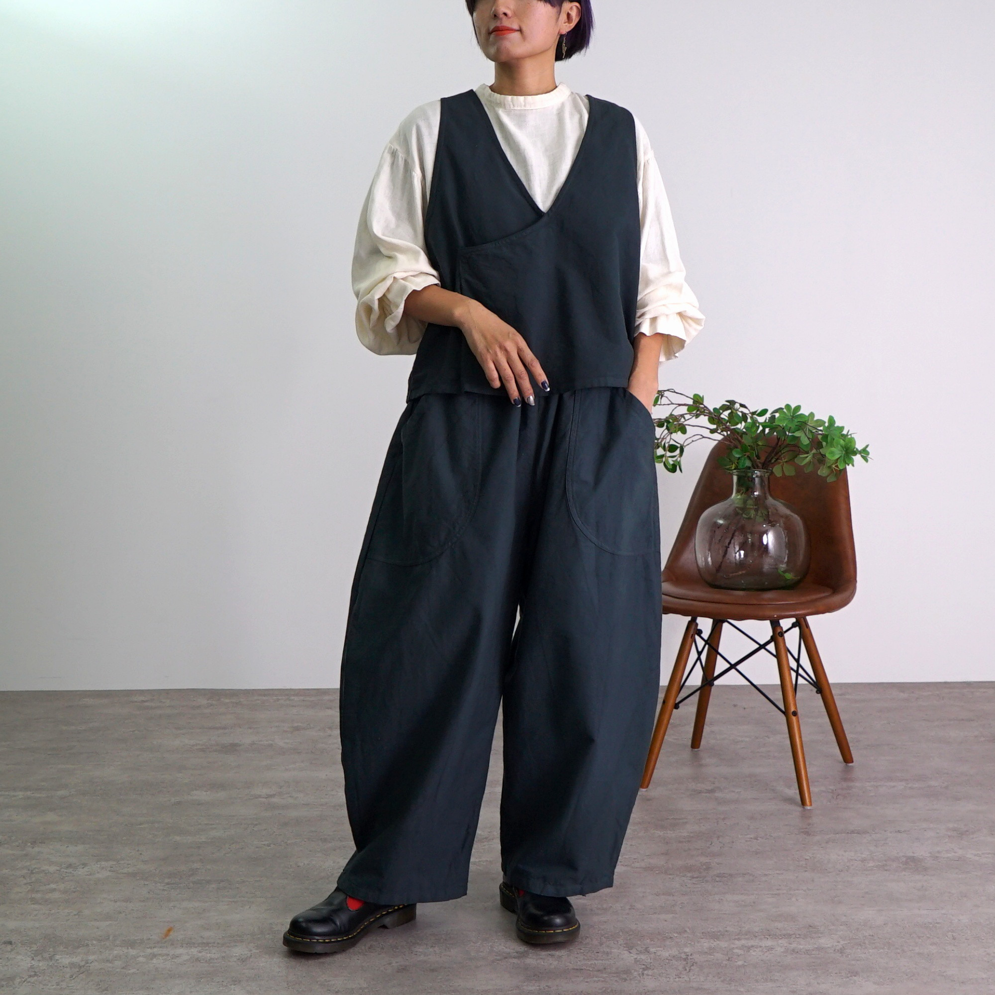 【福袋】Vネックタックベスト+バルーンパンツセットアップ/ブラック/三河織物