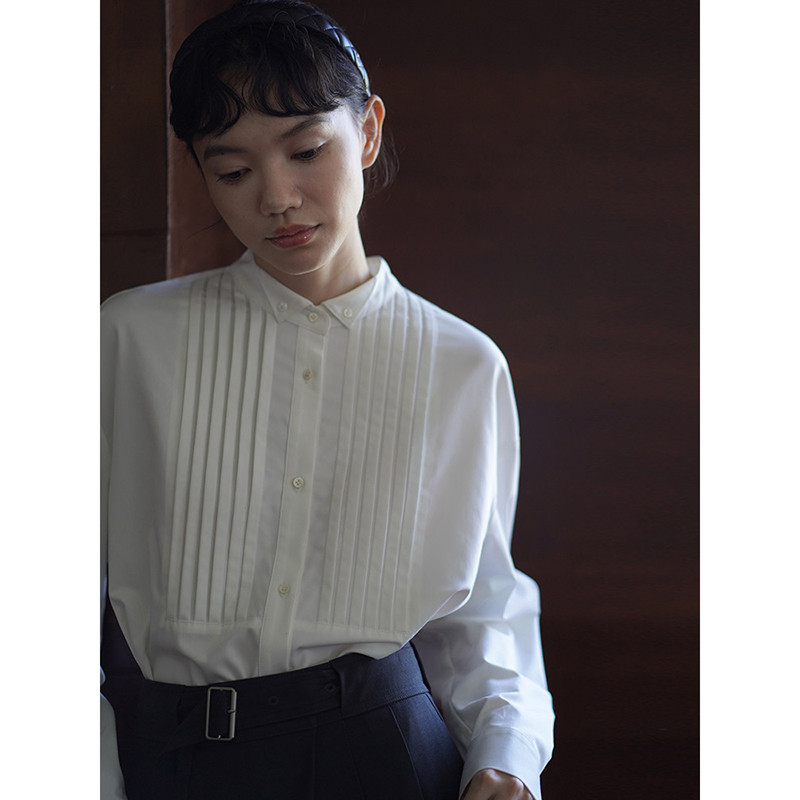 清楚で上品な小さなラペルとタックステッチが魅力的なHラインシャツ#949
