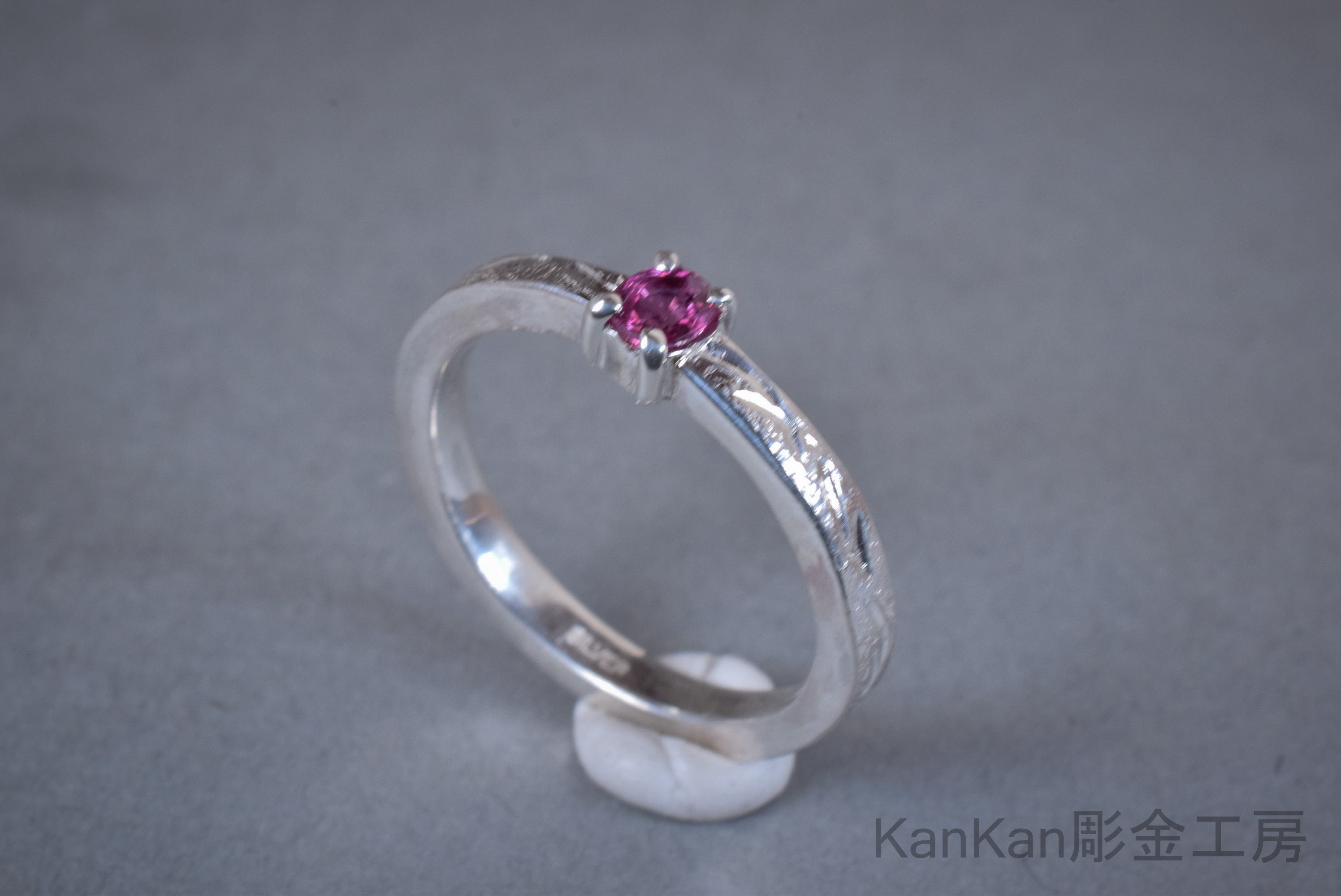 ルビーのリング