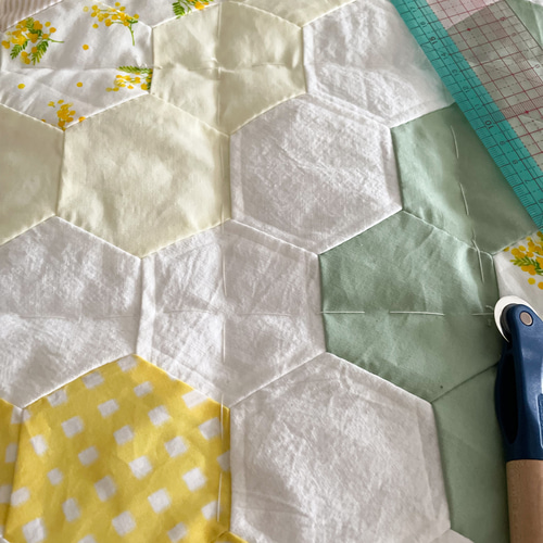 ミモザ咲く＊一点ものパッチワークキルト その他インテリア雑貨 あかり