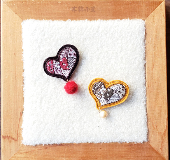 ロラライハリスのハート』の刺繍ブローチ ブローチ Eiko『木綿小屋