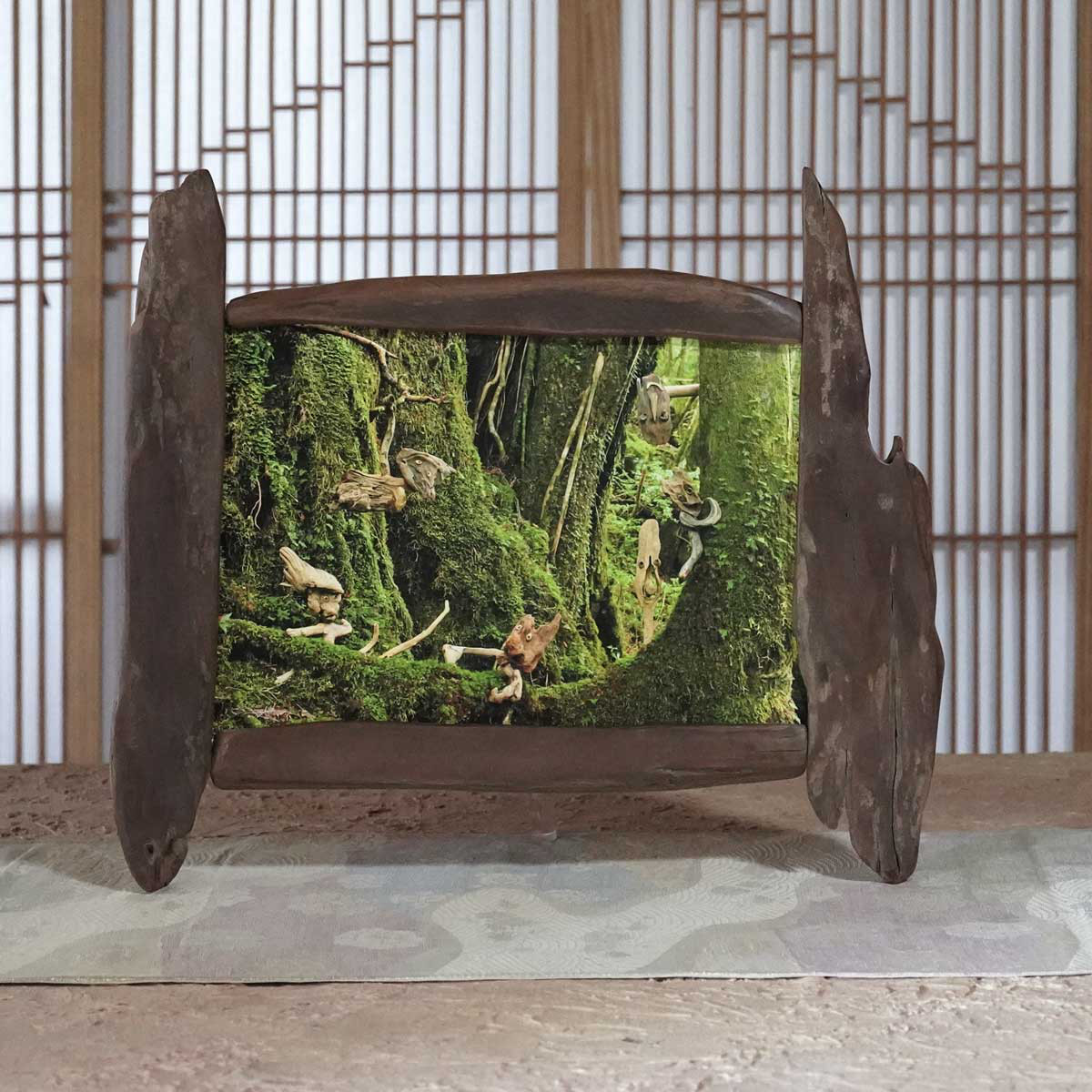 流木フォトスタンド　写真額　写真立て　木の額　　流木アート　木のインテリア　ナチュラルアート　１０６