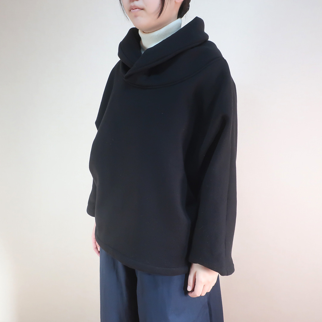 お洒落な防寒トレーナー 裏起毛 スヌード風襟付きトレーナー（コットン／２色）