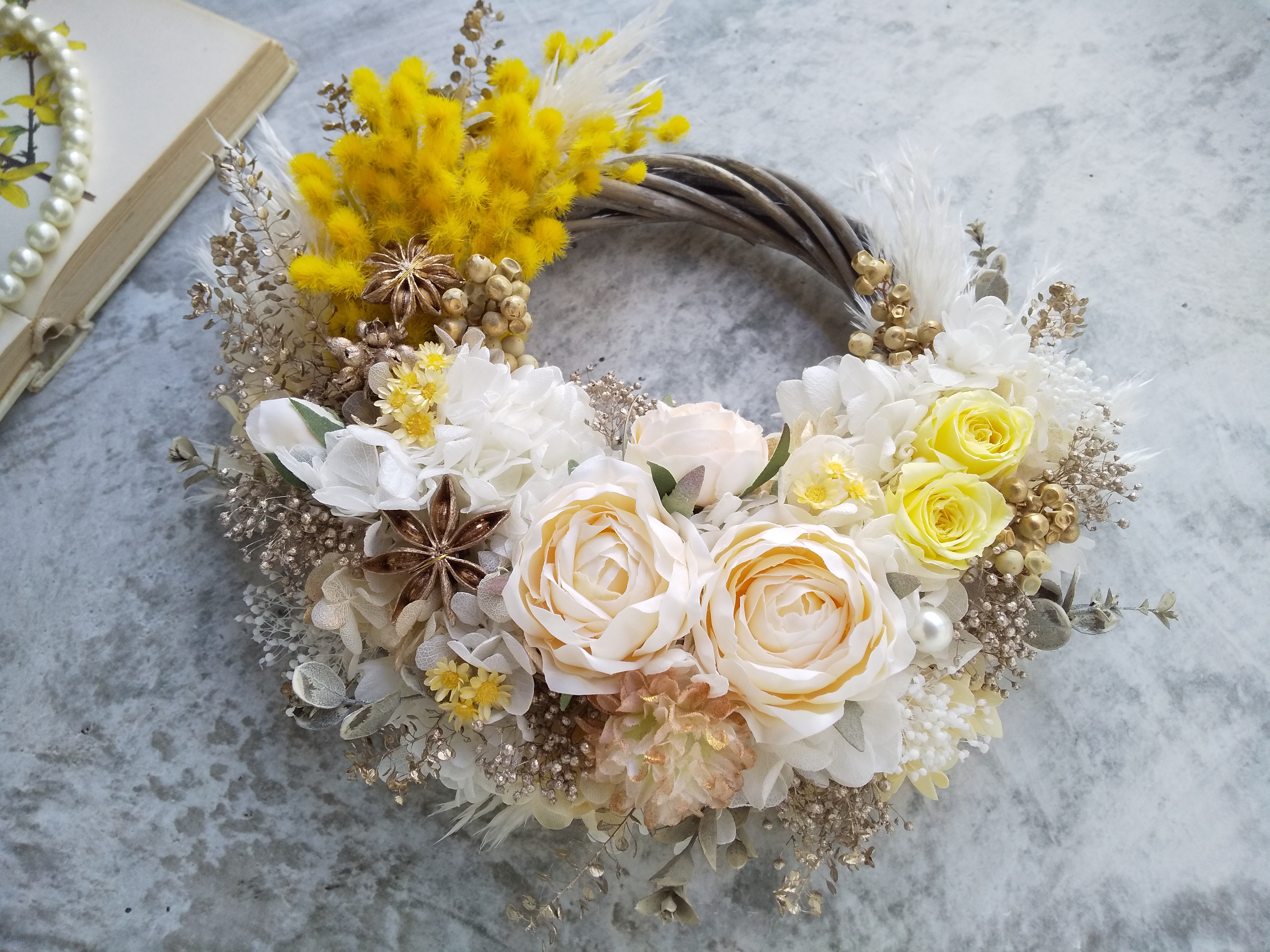 Jolie botanique＜Élégance Mimosa＞＊春リース＊ミモザ＊ハーフリース＊フラワーリース＊ビタ