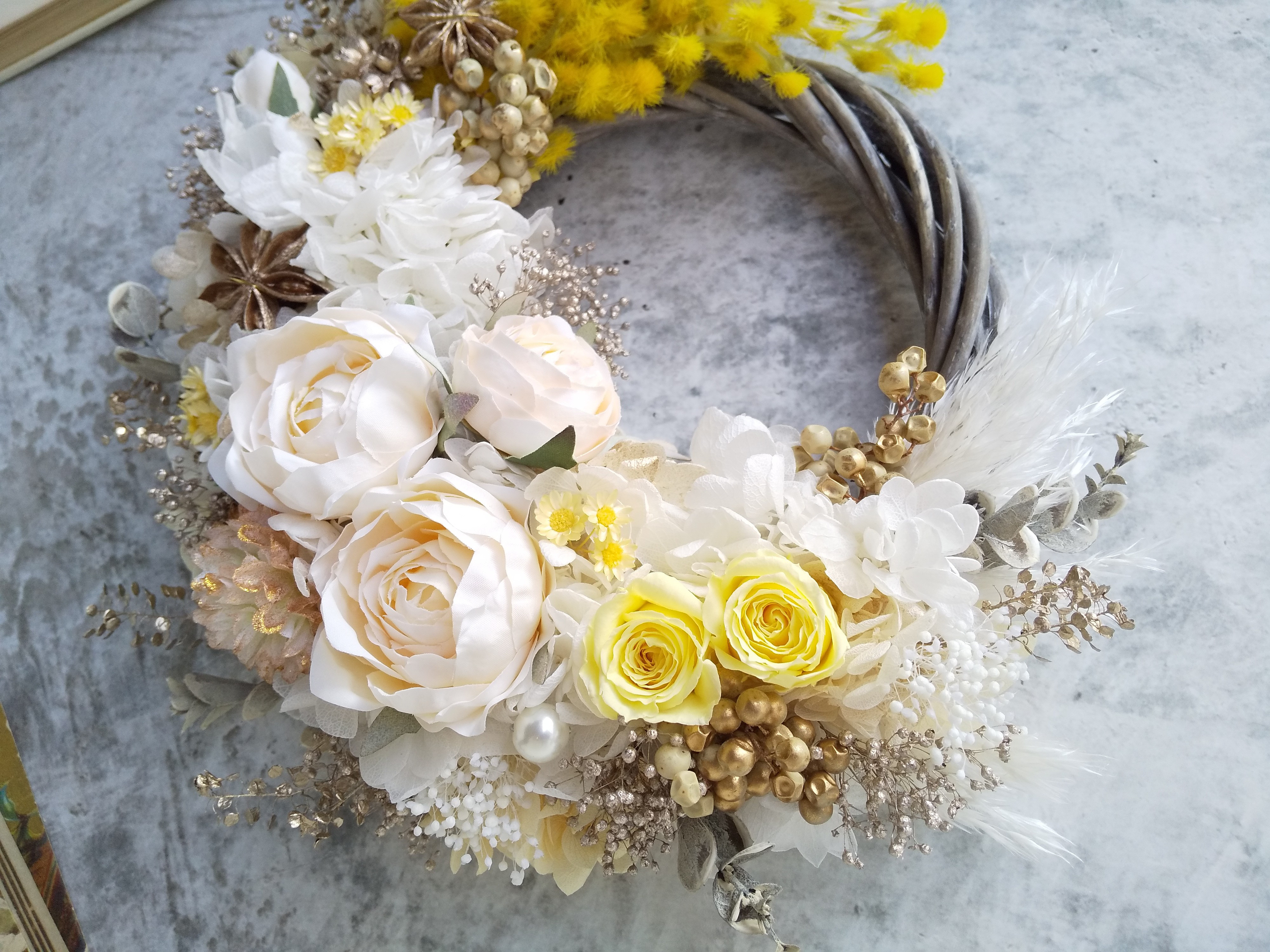 Jolie botanique＜Élégance Mimosa＞＊春リース＊ミモザ＊ハーフリース＊フラワーリース＊ビタ