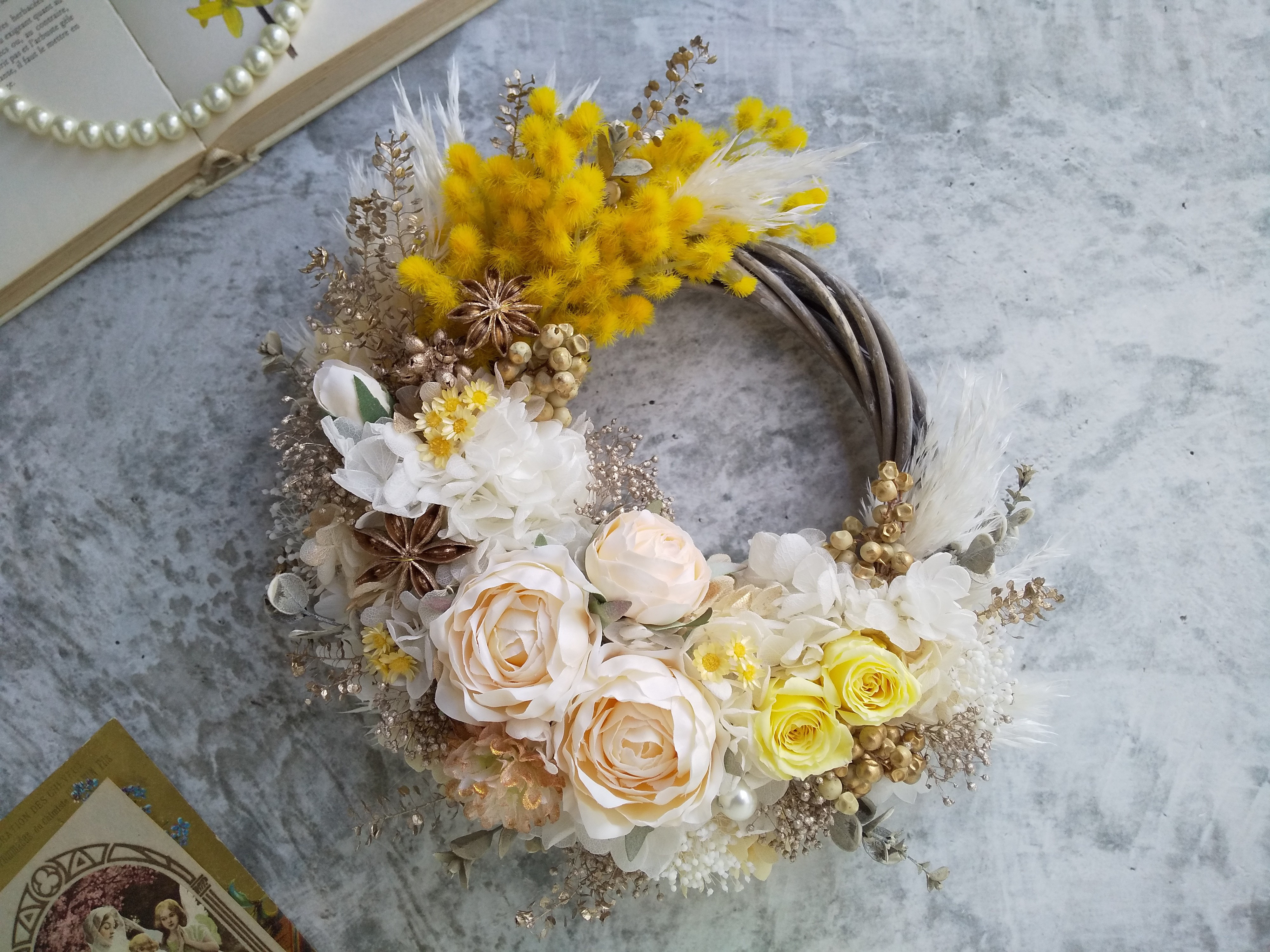 Jolie botanique＜Élégance Mimosa＞＊春リース＊ミモザ＊ハーフリース＊フラワーリース＊ビタ