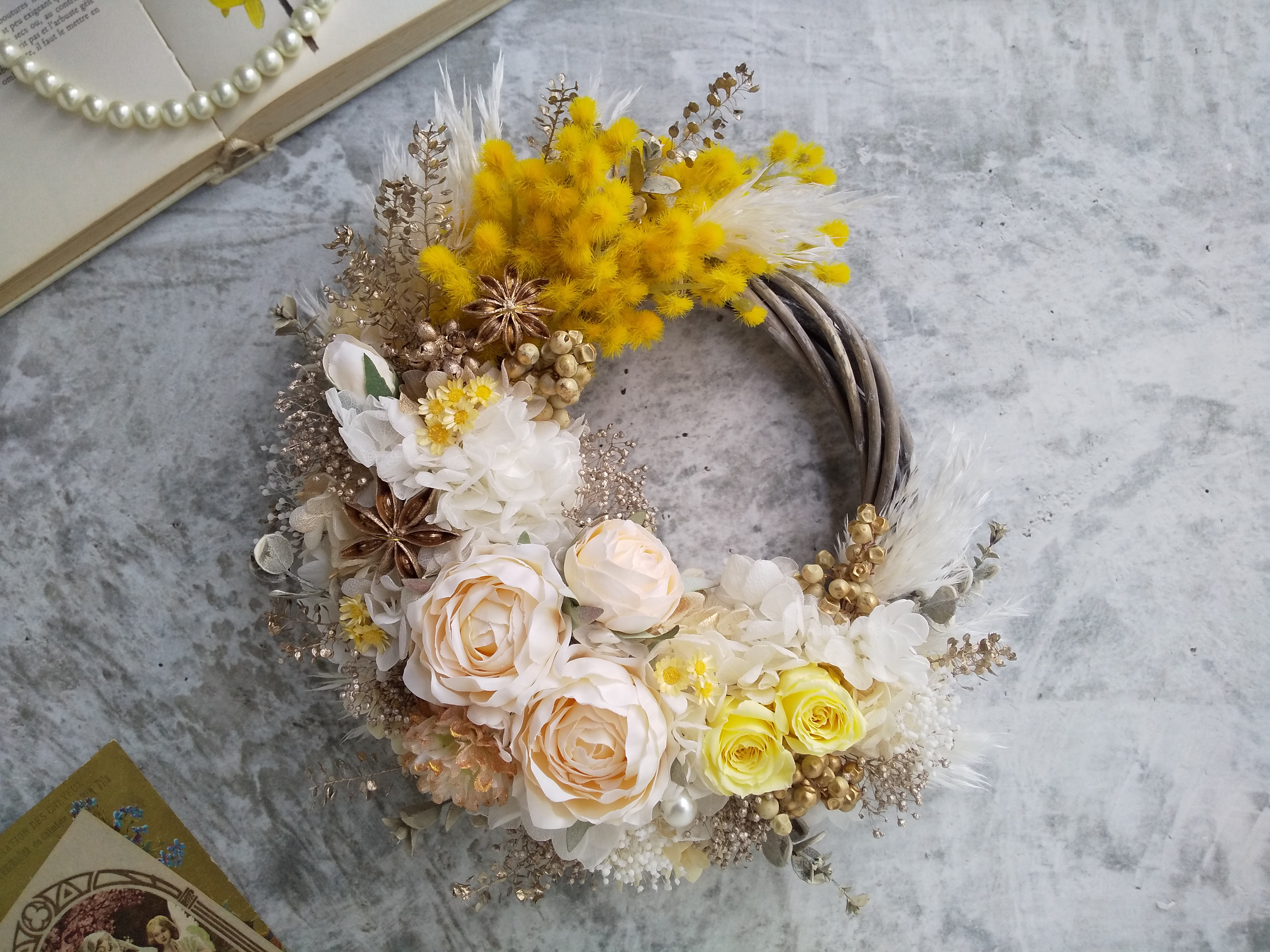 Jolie botanique＜Élégance Mimosa＞＊春リース＊ミモザ＊ハーフリース＊フラワーリース＊ビタ