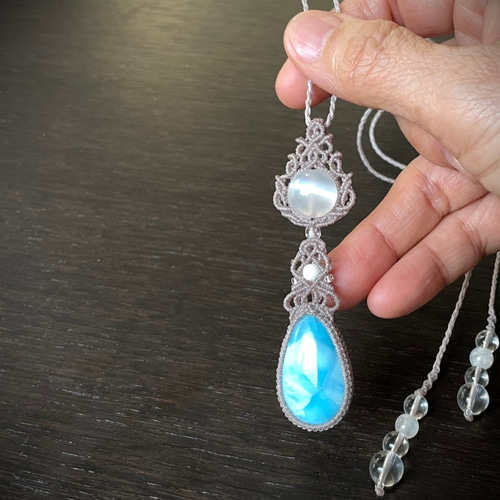 セレナイトと極上ラリマーの天然石マクラメ編みネックレス