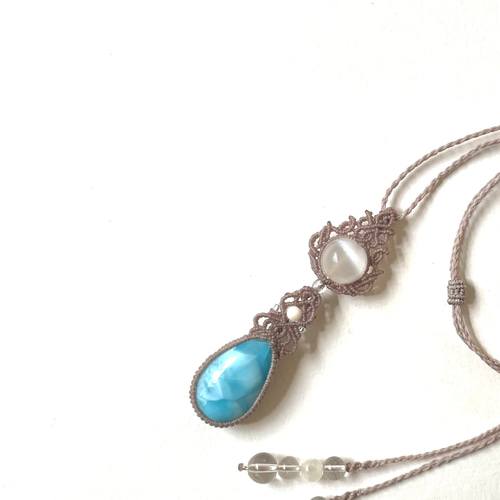 セレナイトと極上ラリマーの天然石マクラメ編みネックレス