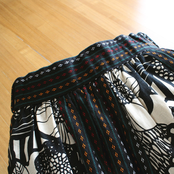 Creema 獨家款 * 獨一無二 * 大花印花 x 條紋縫線 * 長裙 * 黑色 第7張的照片