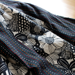 Creema 獨家款 * 獨一無二 * 大花印花 x 條紋縫線 * 長裙 * 黑色 第8張的照片