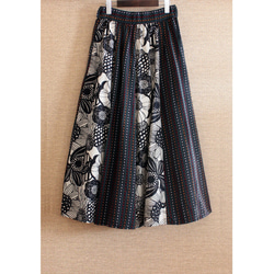 Creema 獨家款 * 獨一無二 * 大花印花 x 條紋縫線 * 長裙 * 黑色 第6張的照片