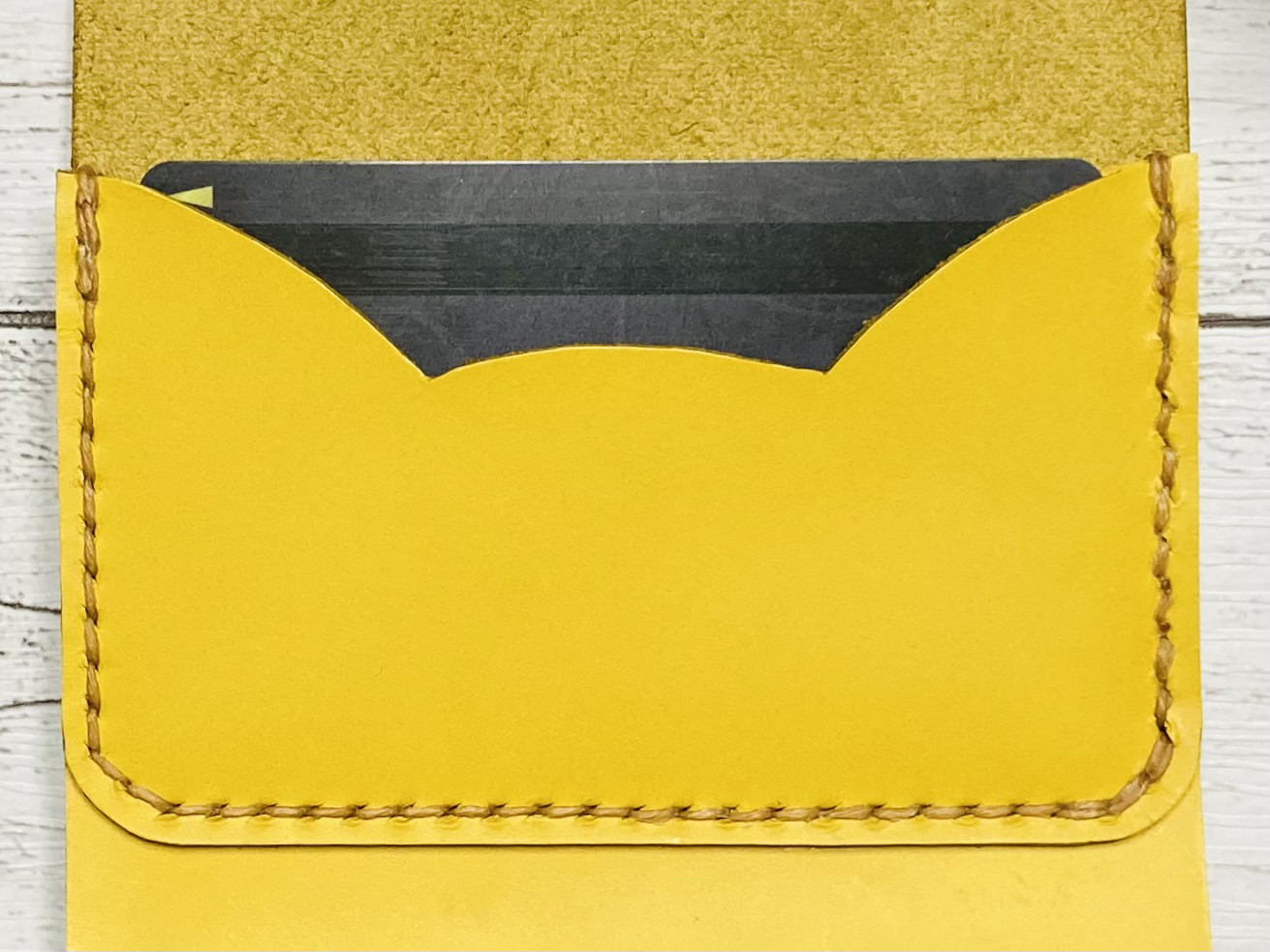 ❤【新色♪】【可愛さ×高級感♪】お洒落可愛い猫モチーフの総本革コンパクトミニ財布♪黄色 イエロー 運気 手の平に収まる♪